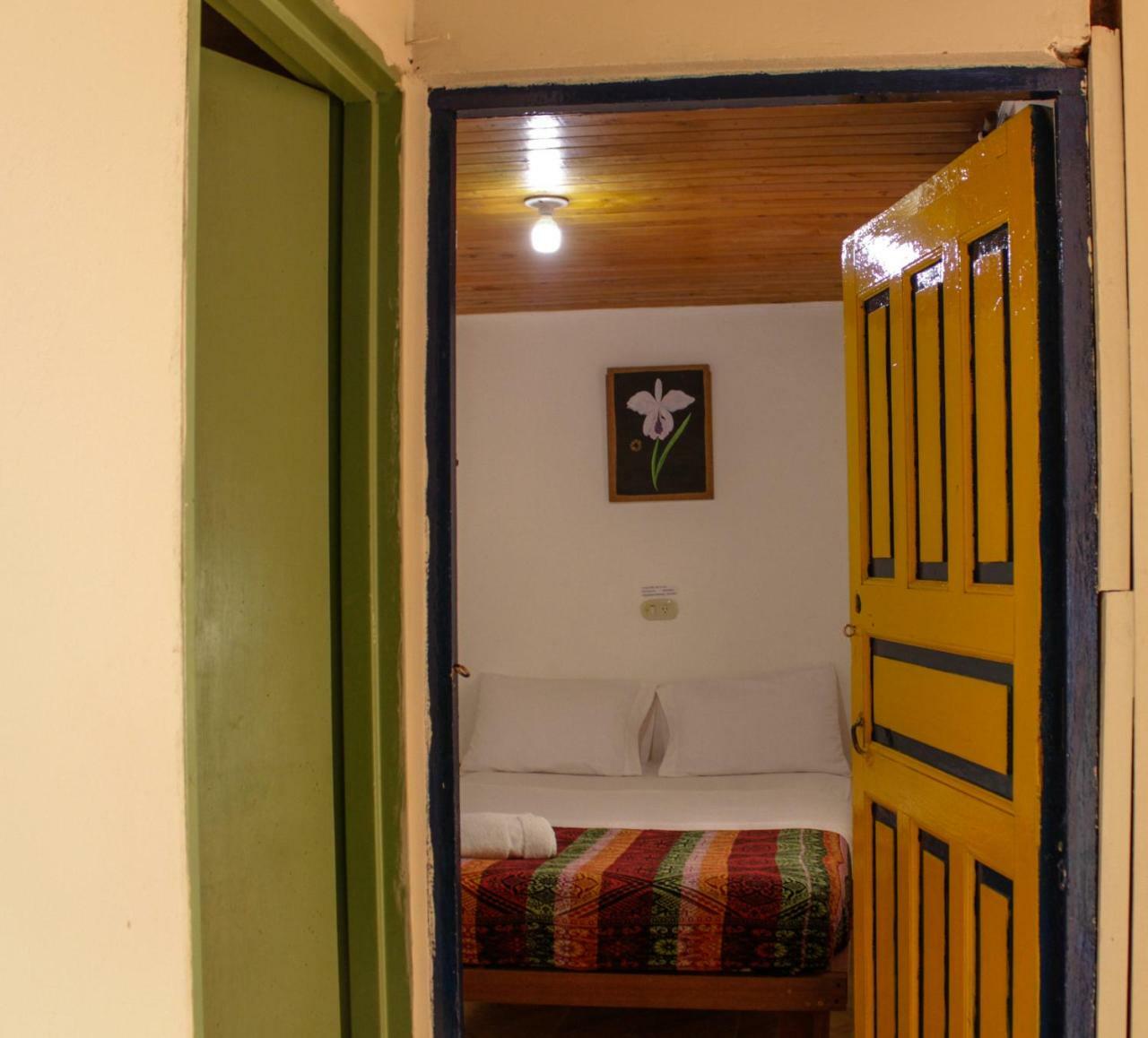 Casa Rosa Hostel Guatapé Buitenkant foto